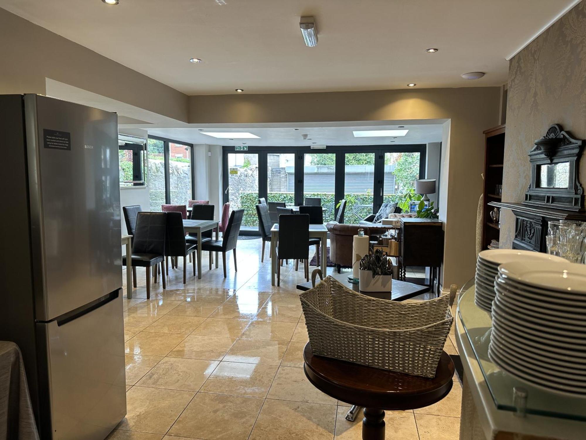 Number One Hundred Bed & Breakfast Cardiff