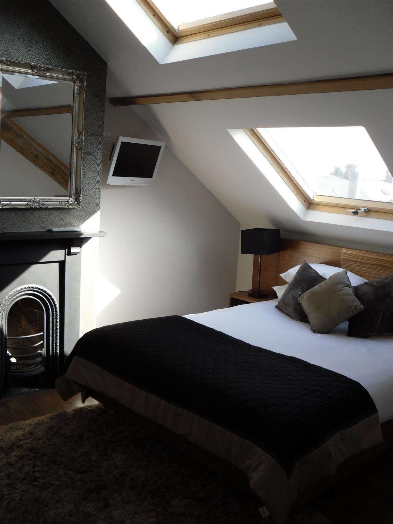 Number One Hundred Bed & Breakfast 3*